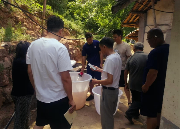 &ldquo;甘泉&rdquo;润民心|四川省尊龙集团中国官方网站投资集团驻村工作队纾困解难显真情